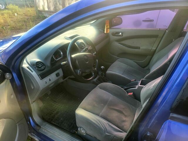 Синий Шевроле Лачетти, объемом двигателя 1.6 л и пробегом 320 тыс. км за 2100 $, фото 5 на Automoto.ua