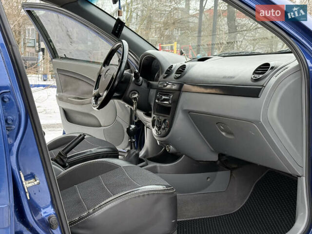 Синий Шевроле Лачетти, объемом двигателя 1.8 л и пробегом 190 тыс. км за 3600 $, фото 10 на Automoto.ua