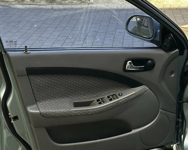 Зеленый Шевроле Лачетти, объемом двигателя 1.8 л и пробегом 174 тыс. км за 4600 $, фото 7 на Automoto.ua