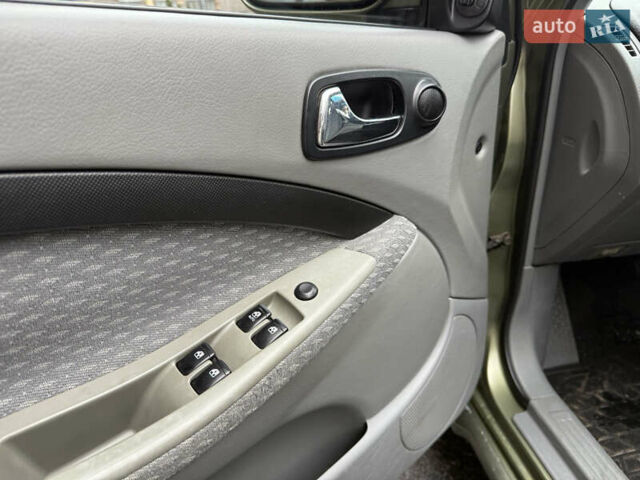 Зеленый Шевроле Лачетти, объемом двигателя 1.8 л и пробегом 280 тыс. км за 3800 $, фото 11 на Automoto.ua