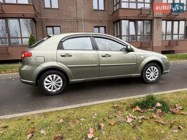 Зеленый Шевроле Лачетти, объемом двигателя 1.8 л и пробегом 280 тыс. км за 3800 $, фото 5 на Automoto.ua