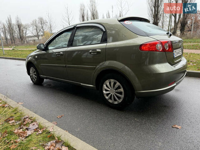 Зеленый Шевроле Лачетти, объемом двигателя 1.8 л и пробегом 280 тыс. км за 3800 $, фото 2 на Automoto.ua