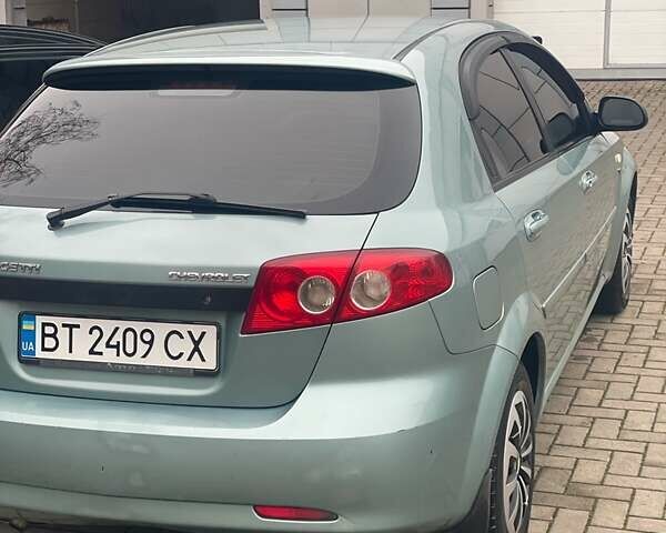 Зеленый Шевроле Лачетти, объемом двигателя 1.6 л и пробегом 330 тыс. км за 4000 $, фото 1 на Automoto.ua