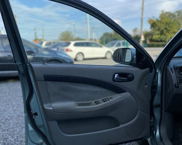 Зелений Шевроле Лачетті, об'ємом двигуна 1.6 л та пробігом 234 тис. км за 4000 $, фото 9 на Automoto.ua