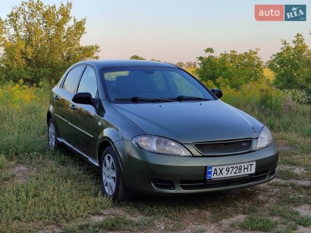 Зеленый Шевроле Лачетти, объемом двигателя 1.6 л и пробегом 200 тыс. км за 3100 $, фото 1 на Automoto.ua