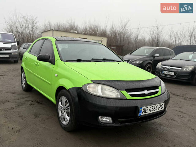 Зеленый Шевроле Лачетти, объемом двигателя 1.6 л и пробегом 350 тыс. км за 2450 $, фото 1 на Automoto.ua