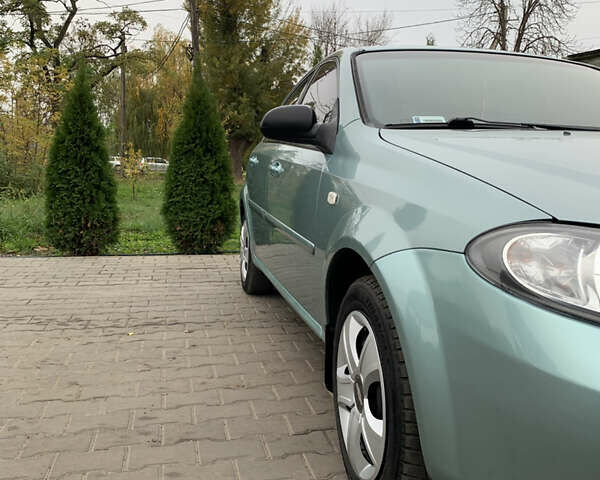 Зеленый Шевроле Лачетти, объемом двигателя 1.4 л и пробегом 270 тыс. км за 4300 $, фото 4 на Automoto.ua