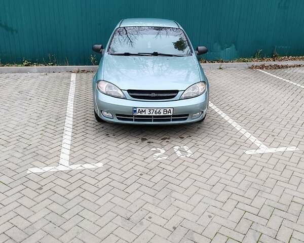 Зеленый Шевроле Лачетти, объемом двигателя 1.6 л и пробегом 277 тыс. км за 3750 $, фото 2 на Automoto.ua