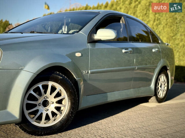 Зелений Шевроле Лачетті, об'ємом двигуна 1.8 л та пробігом 296 тис. км за 4200 $, фото 11 на Automoto.ua