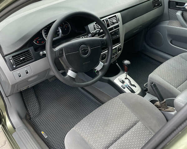 Зелений Шевроле Лачетті, об'ємом двигуна 1.8 л та пробігом 220 тис. км за 4500 $, фото 7 на Automoto.ua