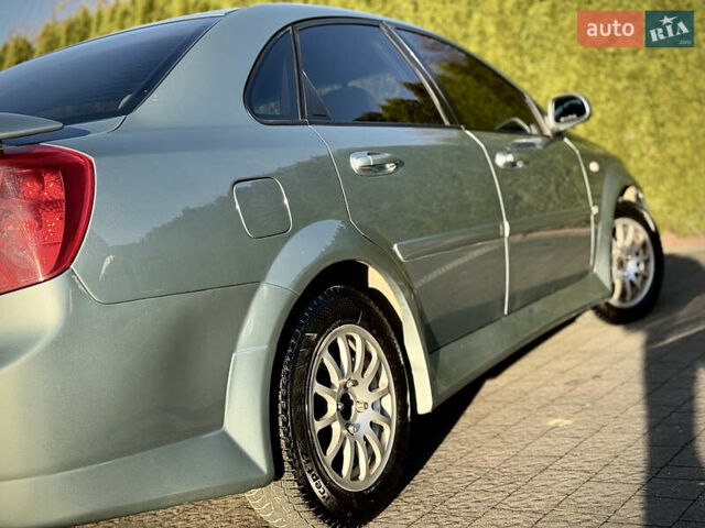 Зелений Шевроле Лачетті, об'ємом двигуна 1.8 л та пробігом 296 тис. км за 4200 $, фото 23 на Automoto.ua