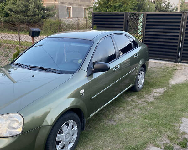 Зеленый Шевроле Лачетти, объемом двигателя 1.6 л и пробегом 350 тыс. км за 3700 $, фото 1 на Automoto.ua