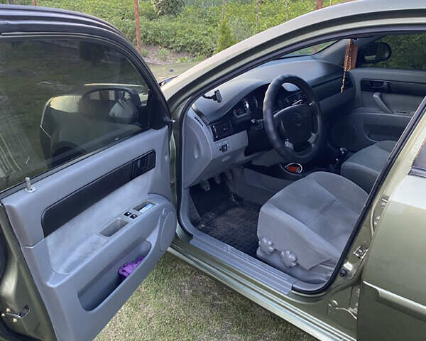 Зеленый Шевроле Лачетти, объемом двигателя 1.6 л и пробегом 350 тыс. км за 3700 $, фото 6 на Automoto.ua