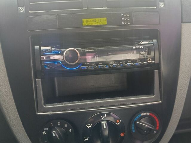 Зеленый Шевроле Лачетти, объемом двигателя 1.6 л и пробегом 253 тыс. км за 3650 $, фото 11 на Automoto.ua