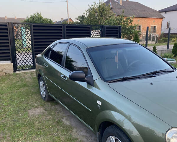 Зеленый Шевроле Лачетти, объемом двигателя 1.6 л и пробегом 350 тыс. км за 3700 $, фото 2 на Automoto.ua