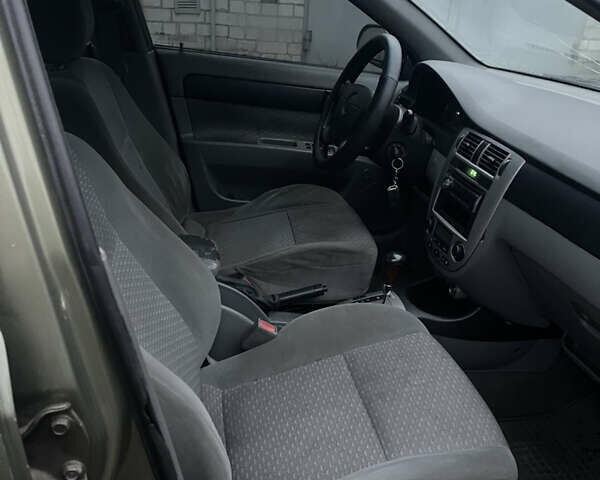 Зелений Шевроле Лачетті, об'ємом двигуна 1.8 л та пробігом 275 тис. км за 2300 $, фото 3 на Automoto.ua