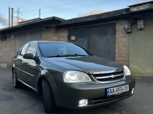 Зеленый Шевроле Лачетти, объемом двигателя 1.8 л и пробегом 210 тыс. км за 3800 $, фото 2 на Automoto.ua