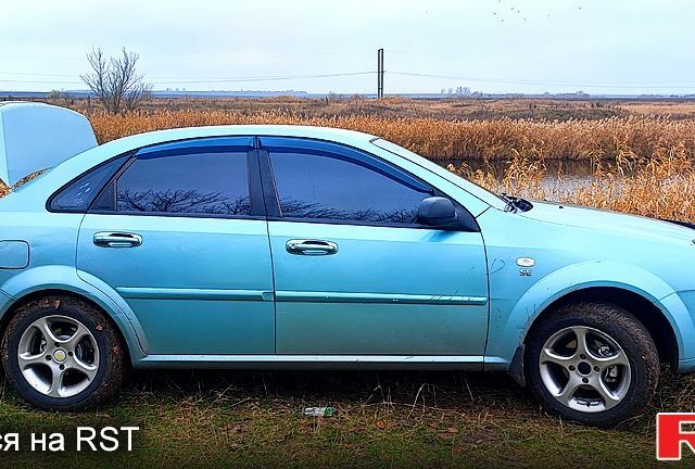 Зеленый Шевроле Лачетти, объемом двигателя 1.6 л и пробегом 260 тыс. км за 4500 $, фото 3 на Automoto.ua