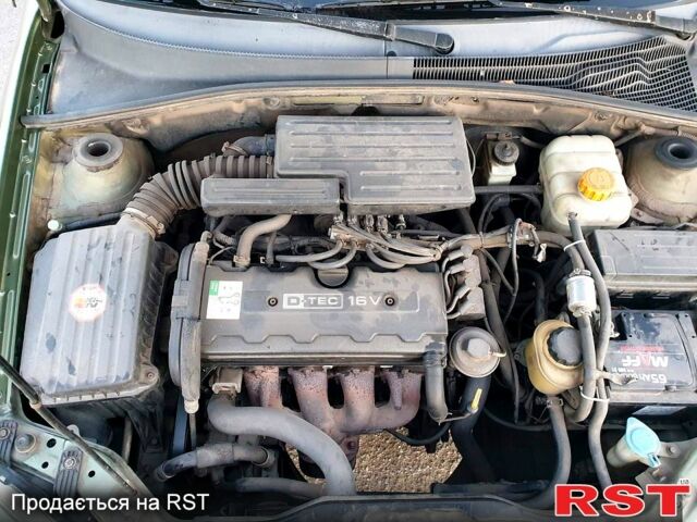 Зеленый Шевроле Лачетти, объемом двигателя 1.8 л и пробегом 300 тыс. км за 4750 $, фото 3 на Automoto.ua