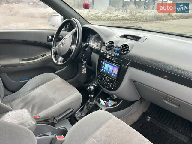 Зеленый Шевроле Лачетти, объемом двигателя 1.8 л и пробегом 277 тыс. км за 3200 $, фото 4 на Automoto.ua