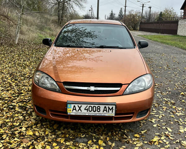 Оранжевый Шевроле Лачетти, объемом двигателя 1.6 л и пробегом 190 тыс. км за 3650 $, фото 1 на Automoto.ua