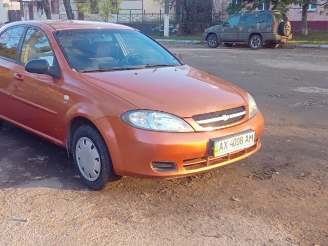 Оранжевый Шевроле Лачетти, объемом двигателя 1.6 л и пробегом 270 тыс. км за 3200 $, фото 1 на Automoto.ua