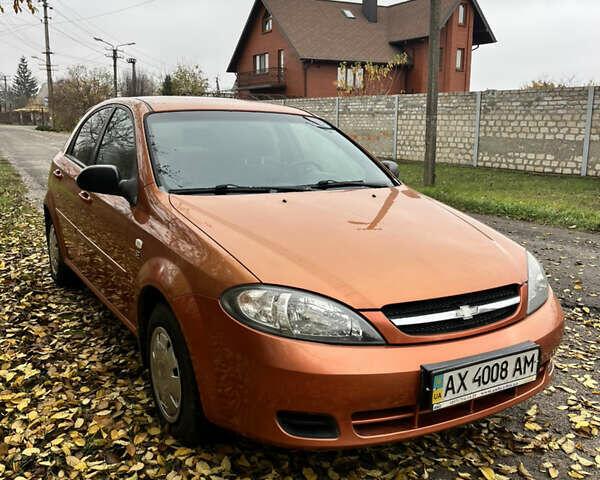 Оранжевый Шевроле Лачетти, объемом двигателя 1.6 л и пробегом 190 тыс. км за 3650 $, фото 2 на Automoto.ua