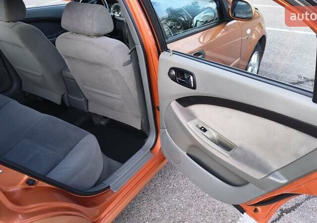 Оранжевый Шевроле Лачетти, объемом двигателя 2 л и пробегом 272 тыс. км за 3400 $, фото 5 на Automoto.ua