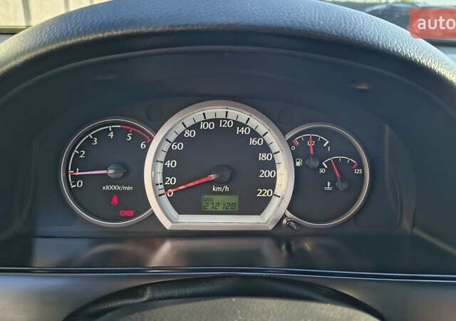 Оранжевый Шевроле Лачетти, объемом двигателя 2 л и пробегом 272 тыс. км за 3400 $, фото 2 на Automoto.ua