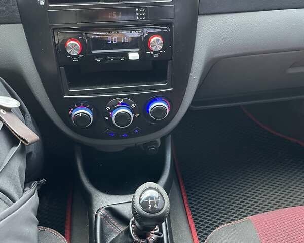 Оранжевый Шевроле Лачетти, объемом двигателя 1.8 л и пробегом 159 тыс. км за 5500 $, фото 3 на Automoto.ua