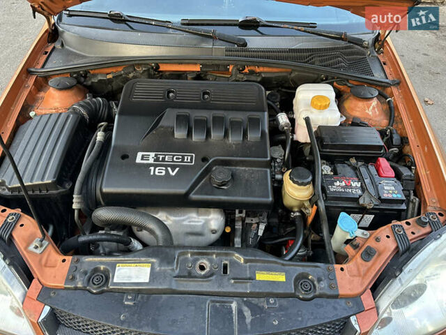 Помаранчевий Шевроле Лачетті, об'ємом двигуна 1.6 л та пробігом 375 тис. км за 4200 $, фото 9 на Automoto.ua