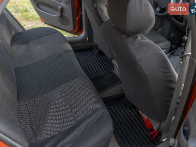 Оранжевый Шевроле Лачетти, объемом двигателя 1.8 л и пробегом 273 тыс. км за 3900 $, фото 16 на Automoto.ua