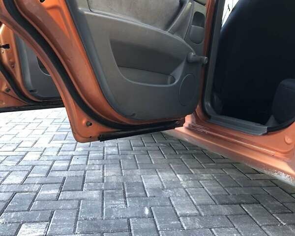 Оранжевый Шевроле Лачетти, объемом двигателя 1.6 л и пробегом 285 тыс. км за 3499 $, фото 2 на Automoto.ua