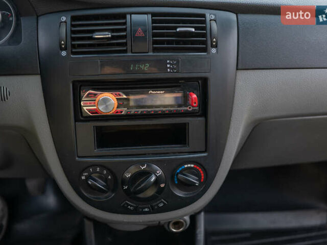 Оранжевый Шевроле Лачетти, объемом двигателя 1.8 л и пробегом 273 тыс. км за 3900 $, фото 18 на Automoto.ua