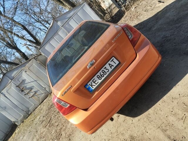 Оранжевый Шевроле Лачетти, объемом двигателя 1.8 л и пробегом 212 тыс. км за 4200 $, фото 4 на Automoto.ua