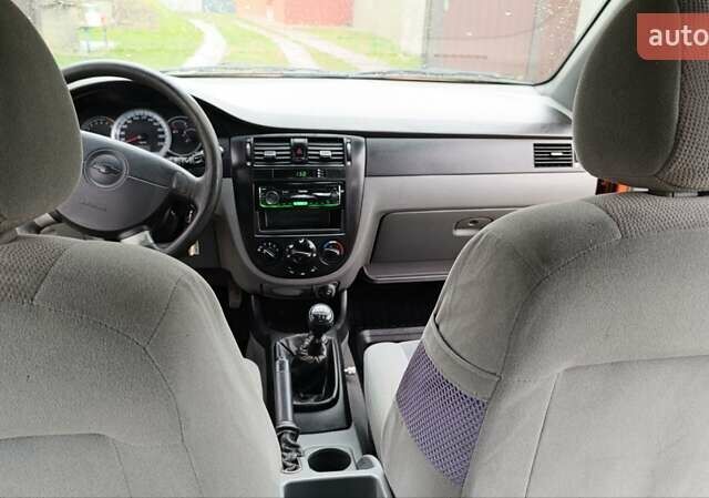 Оранжевый Шевроле Лачетти, объемом двигателя 1.6 л и пробегом 267 тыс. км за 3600 $, фото 1 на Automoto.ua