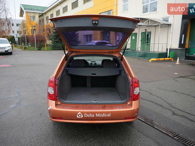 Оранжевый Шевроле Лачетти, объемом двигателя 1.8 л и пробегом 300 тыс. км за 3302 $, фото 20 на Automoto.ua