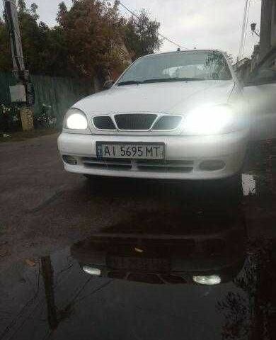 Белый Шевроле Ланос, объемом двигателя 1.3 л и пробегом 300 тыс. км за 760 $, фото 2 на Automoto.ua