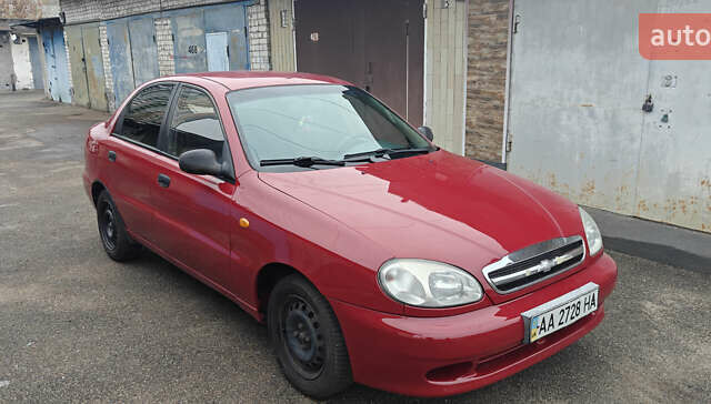 Красный Шевроле Ланос, объемом двигателя 1.5 л и пробегом 307 тыс. км за 2700 $, фото 1 на Automoto.ua