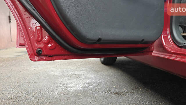 Красный Шевроле Ланос, объемом двигателя 1.5 л и пробегом 307 тыс. км за 2700 $, фото 3 на Automoto.ua