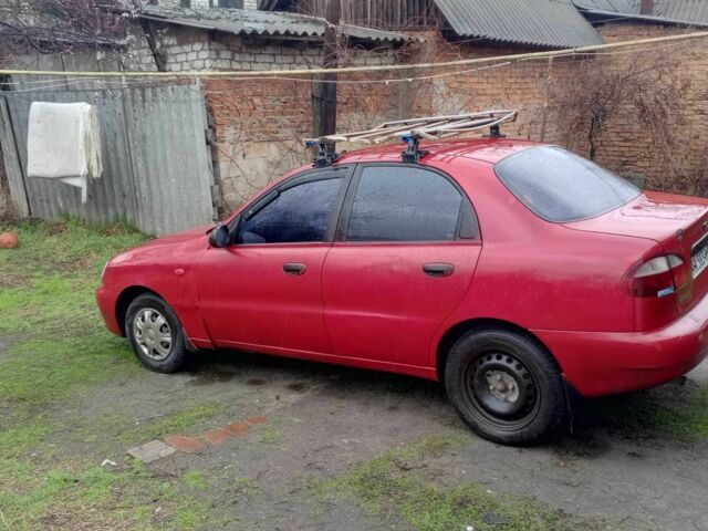 Красный Шевроле Ланос, объемом двигателя 1.5 л и пробегом 200 тыс. км за 1043 $, фото 1 на Automoto.ua