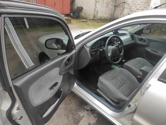 Сірий Шевроле Ланос, об'ємом двигуна 1.5 л та пробігом 200 тис. км за 1750 $, фото 9 на Automoto.ua