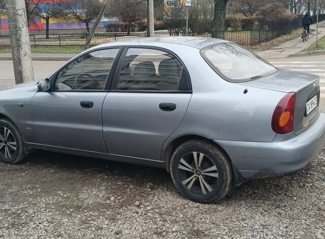 Серый Шевроле Ланос, объемом двигателя 1.5 л и пробегом 315 тыс. км за 1700 $, фото 2 на Automoto.ua