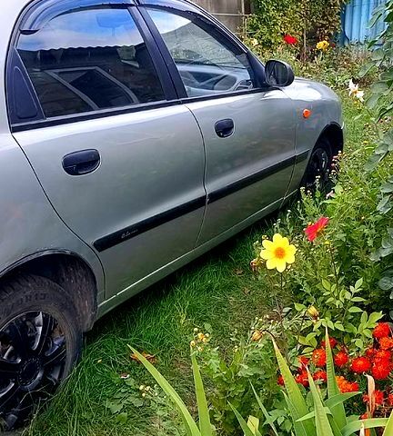 Сірий Шевроле Ланос, об'ємом двигуна 1.5 л та пробігом 175 тис. км за 2000 $, фото 1 на Automoto.ua