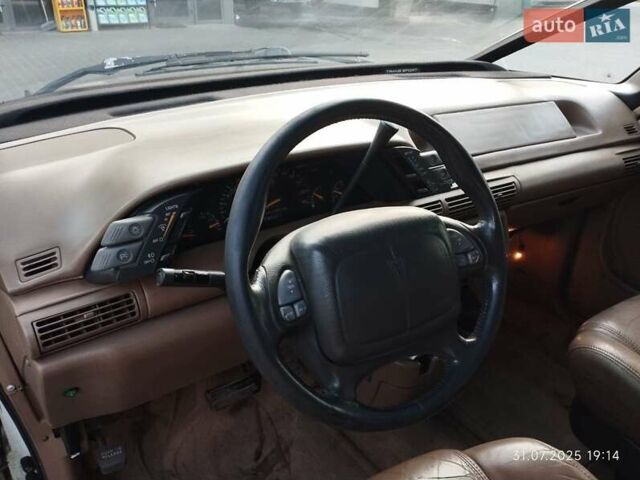 Белый Шевроле Люмина, объемом двигателя 3.1 л и пробегом 333 тыс. км за 2900 $, фото 13 на Automoto.ua