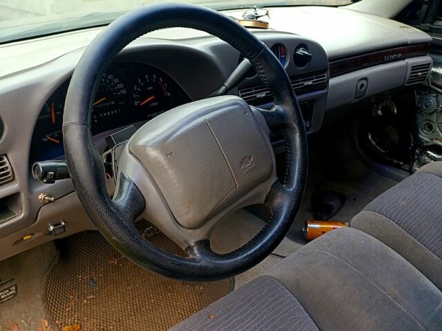 Белый Шевроле Люмина, объемом двигателя 2 л и пробегом 300 тыс. км за 3000 $, фото 1 на Automoto.ua