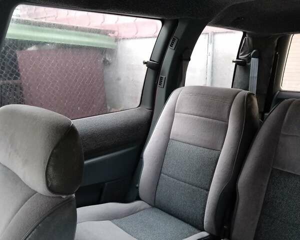 Красный Шевроле Люмина, объемом двигателя 3.1 л и пробегом 600 тыс. км за 2000 $, фото 11 на Automoto.ua