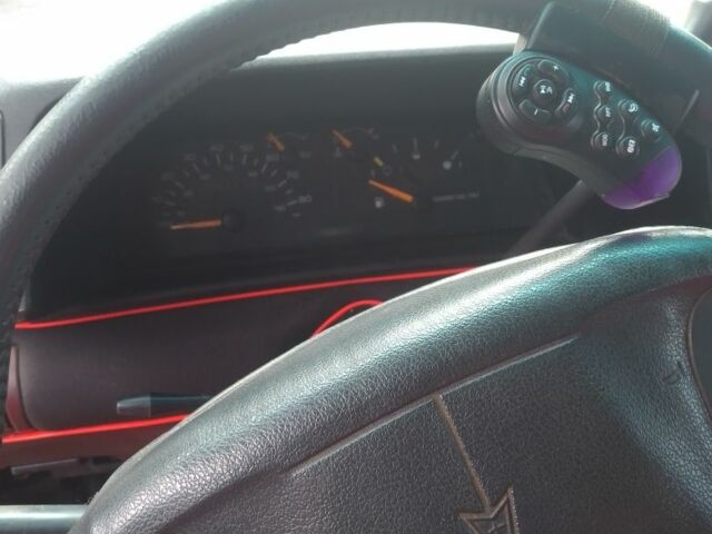 Красный Шевроле Люмина, объемом двигателя 3.1 л и пробегом 300 тыс. км за 2400 $, фото 8 на Automoto.ua