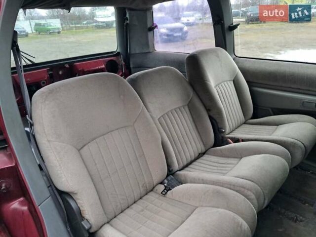 Красный Шевроле Люмина, объемом двигателя 3.1 л и пробегом 270 тыс. км за 1500 $, фото 4 на Automoto.ua