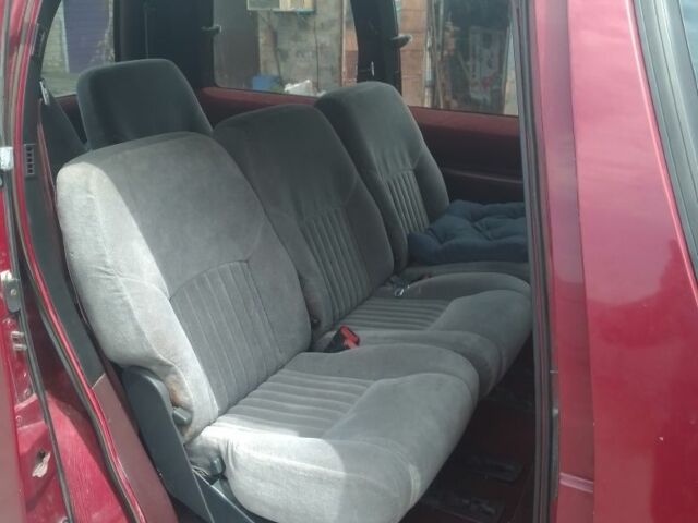 Красный Шевроле Люмина, объемом двигателя 3.1 л и пробегом 300 тыс. км за 2400 $, фото 6 на Automoto.ua